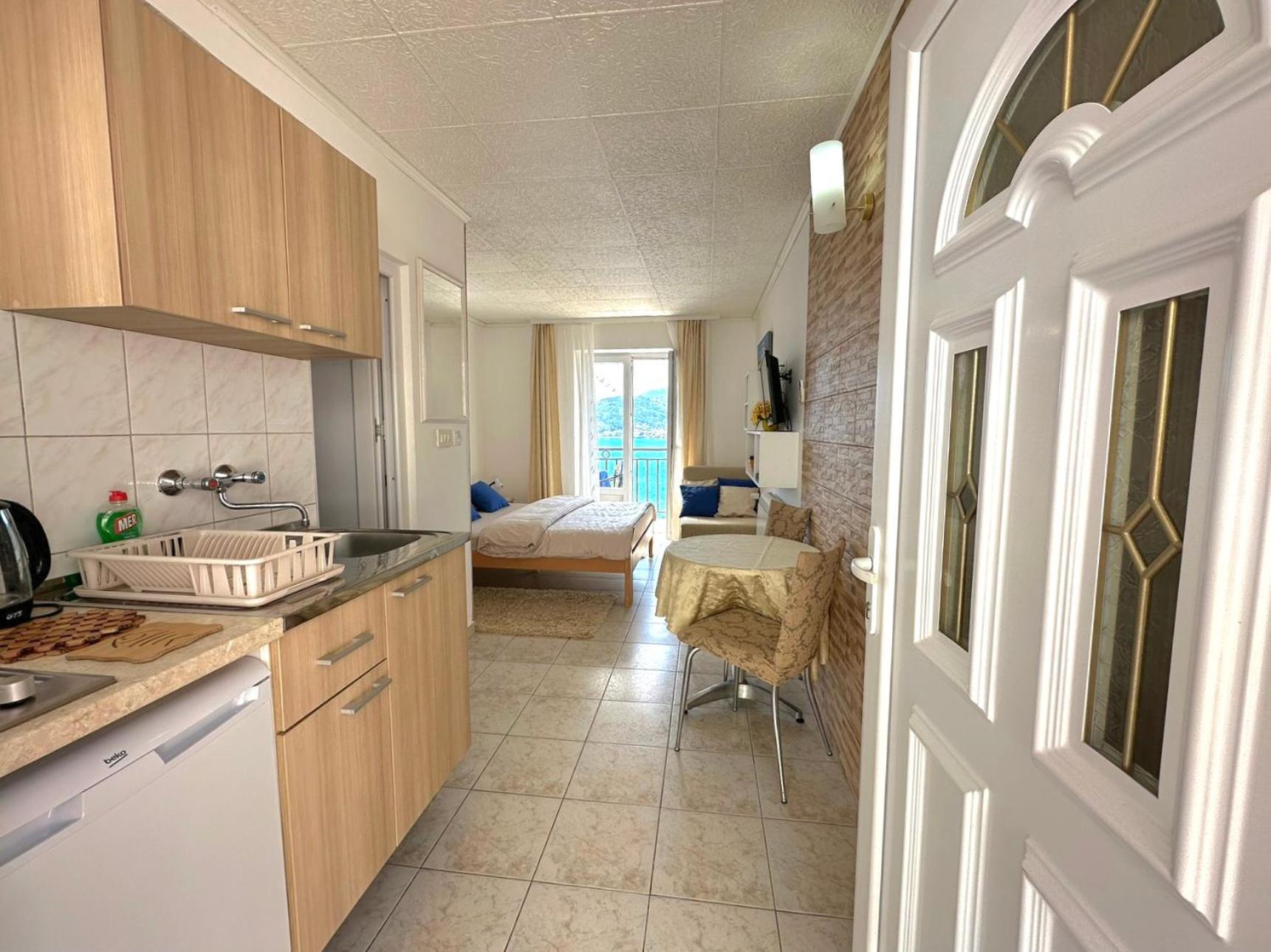Okuka Apartment